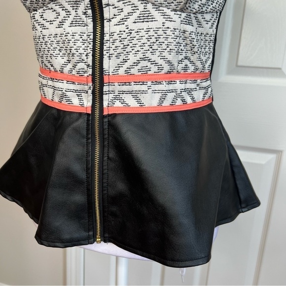 BEBE Black, white and peach party blouse. - Picture 6 of 9